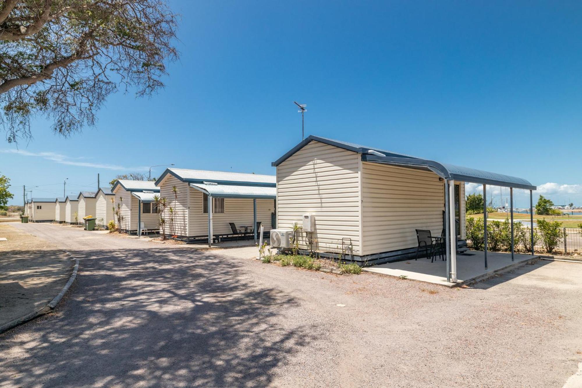 Harbour Lights Tourist Park Hotel Bowen Exterior photo