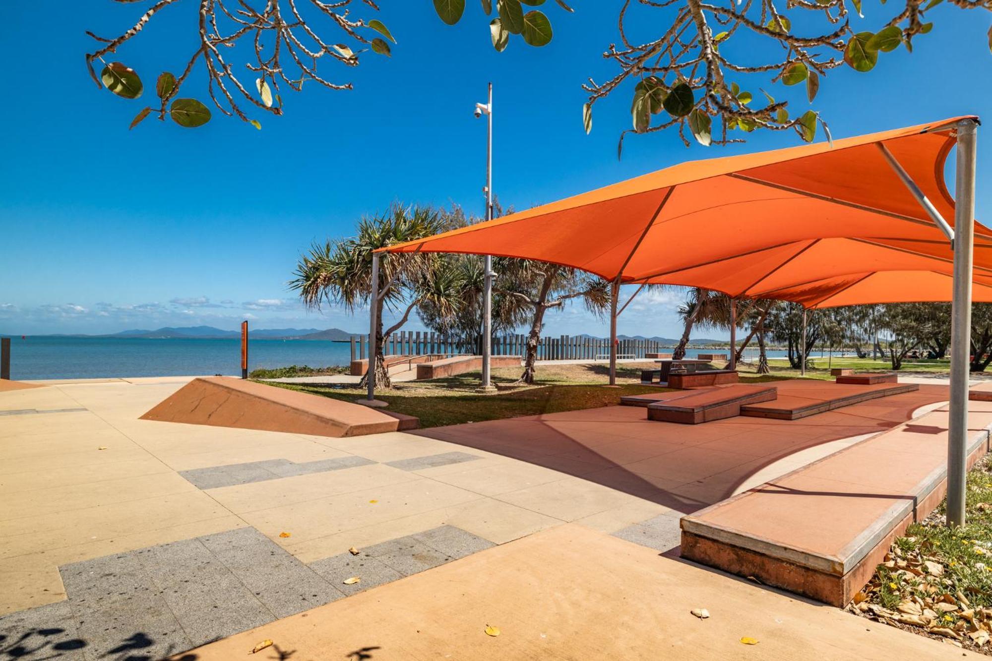 Harbour Lights Tourist Park Hotel Bowen Exterior photo
