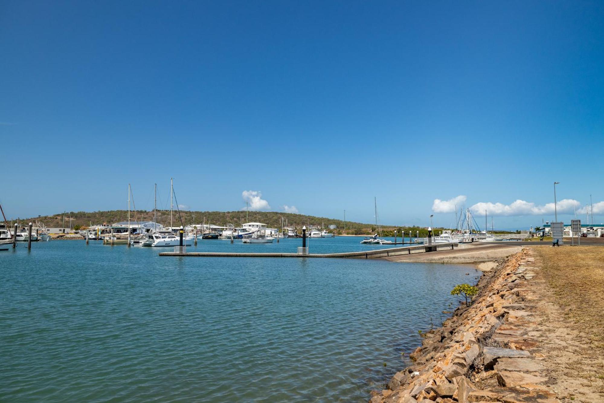 Harbour Lights Tourist Park Hotel Bowen Exterior photo
